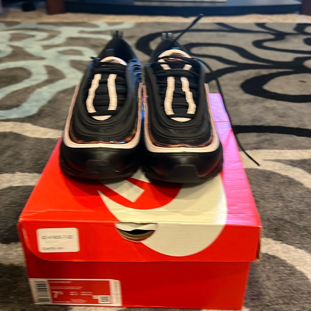 Brand new  Never worn Nike Air Mx 97’s.